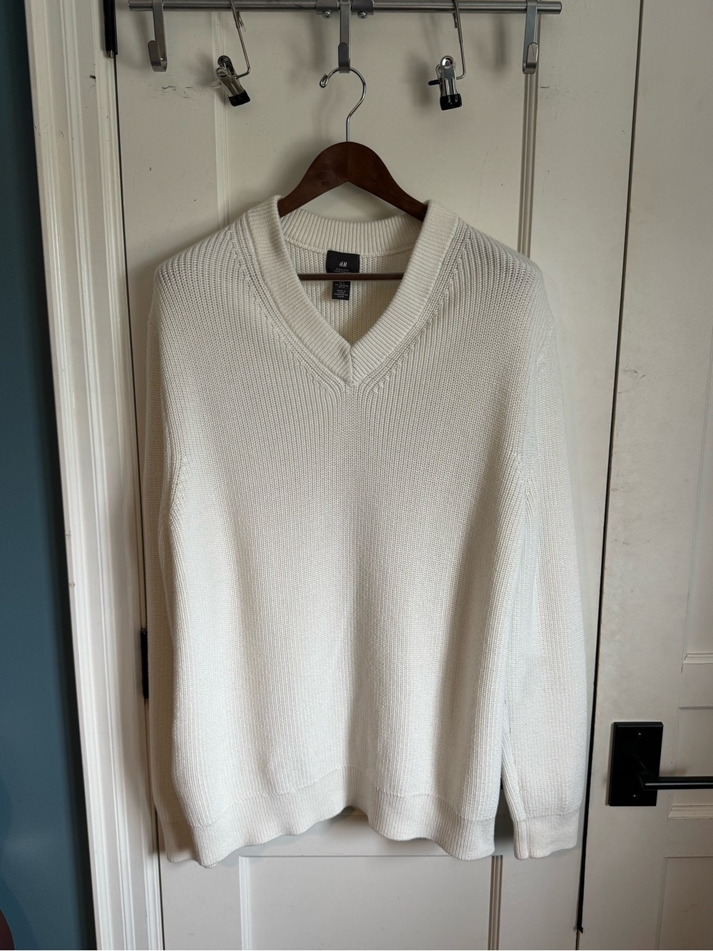 H&M Men’s Cream V‑Neck Knit Sweater